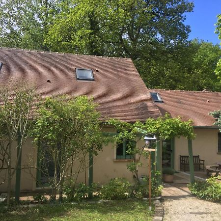 Gite D'Etape Du Tilleul, 4-8 Personnes La Celle-les-Bordes Extérieur photo
