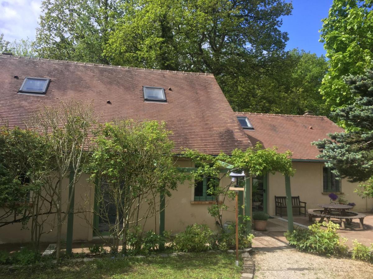 Gite D'Etape Du Tilleul, 4-8 Personnes La Celle-les-Bordes Extérieur photo
