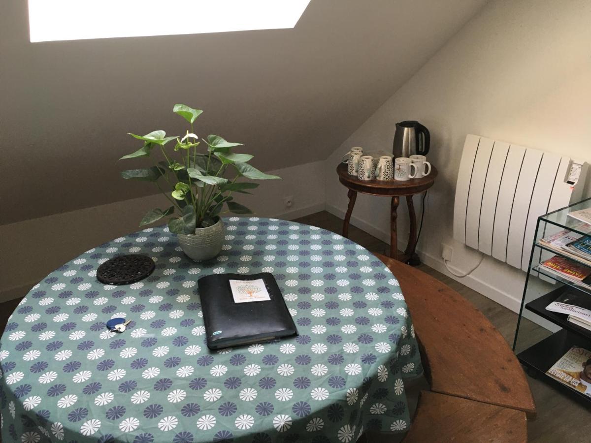 Gite D'Etape Du Tilleul, 4-8 Personnes La Celle-les-Bordes Extérieur photo