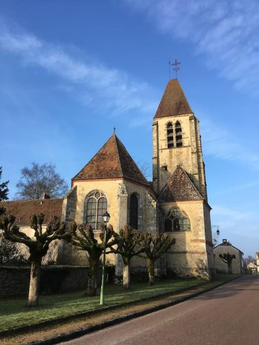 Gite D'Etape Du Tilleul, 4-8 Personnes La Celle-les-Bordes Extérieur photo