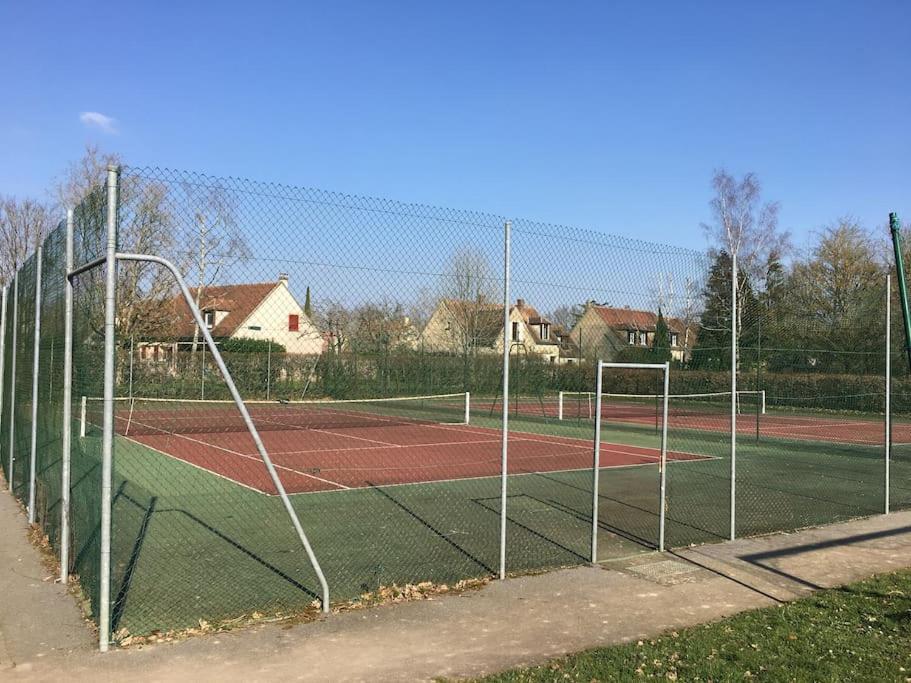 Gite D'Etape Du Tilleul, 4-8 Personnes La Celle-les-Bordes Extérieur photo